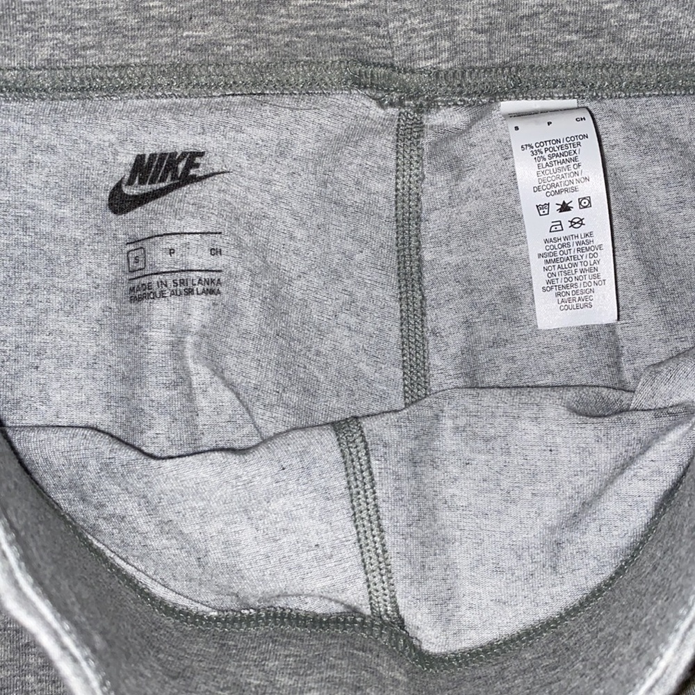 Never worn Nike leggings - Picture 2 of 2